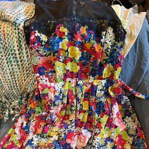 Cute Betsy Johnson floral cocktail Dress